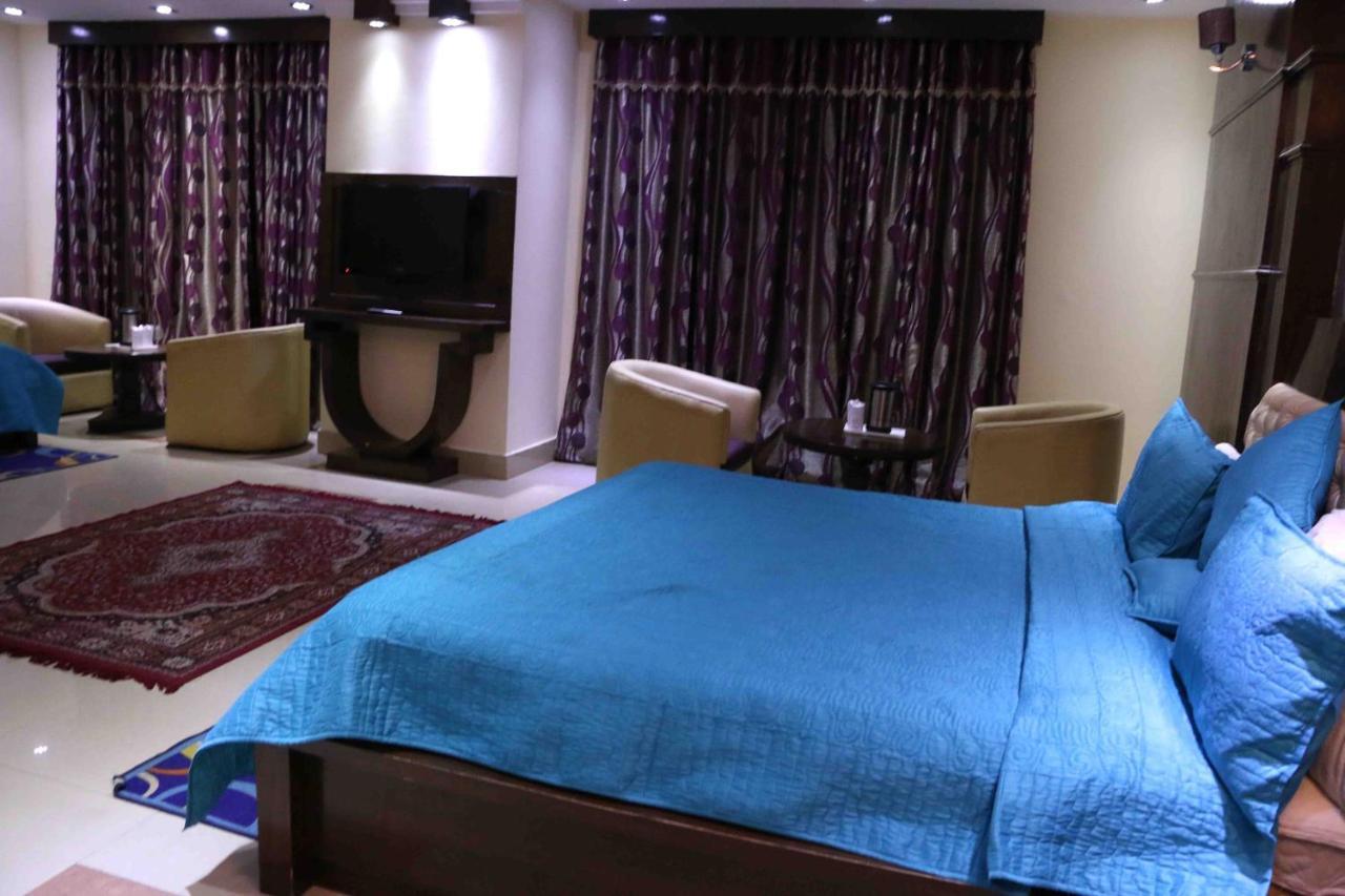 Hotel Raj Mandir Харідвар Екстер'єр фото