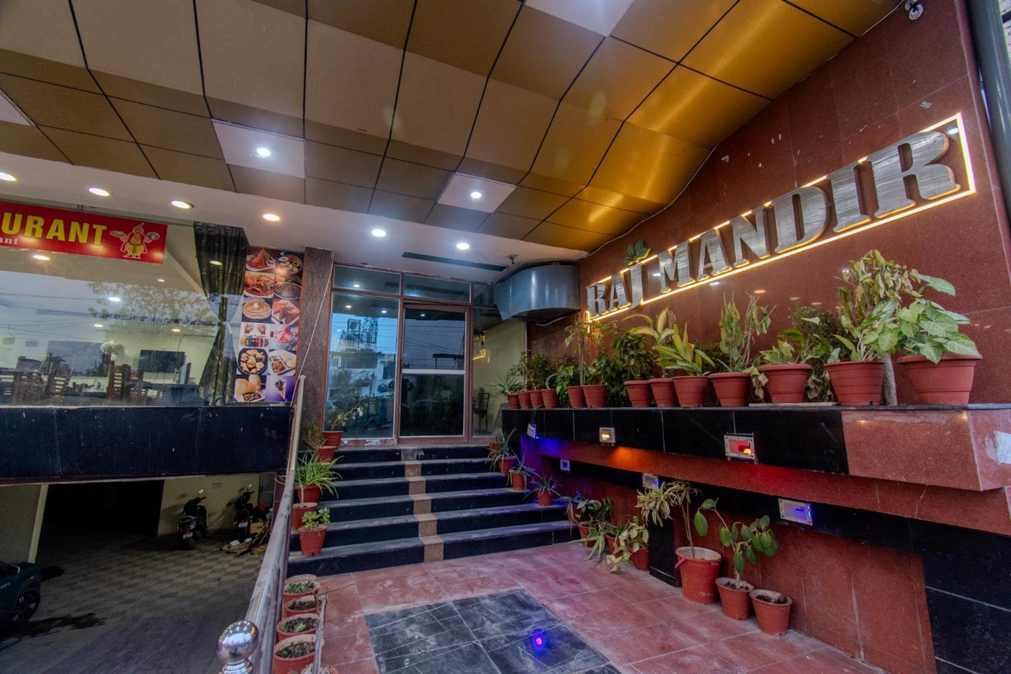 Hotel Raj Mandir Харідвар Екстер'єр фото