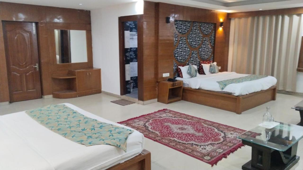 Hotel Raj Mandir Харідвар Екстер'єр фото